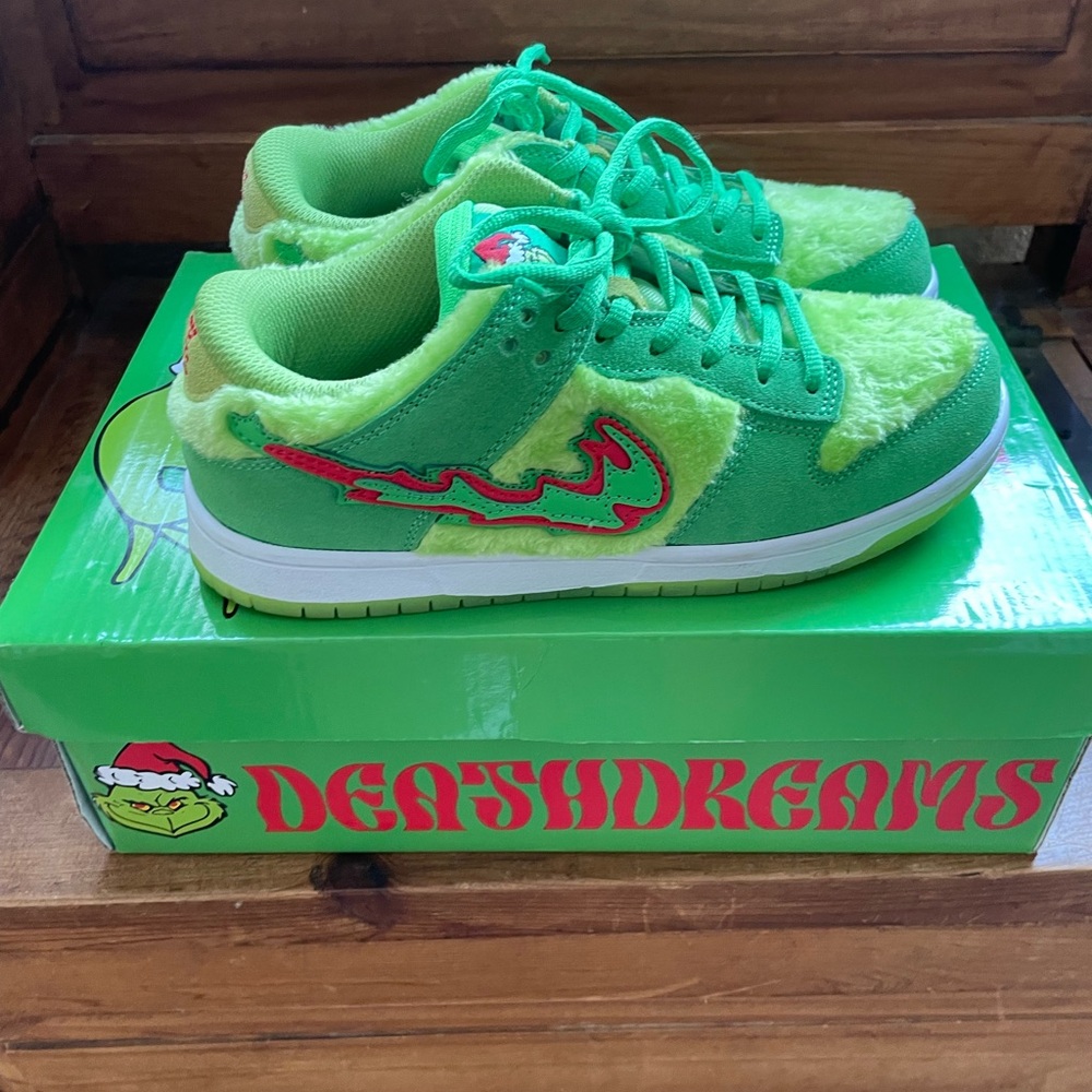 Death Dreams How The Grinch Stole Christmas size 6